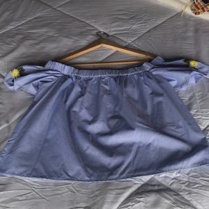 Crop top épaules dénudées bleu rayé